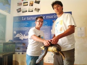 Fabio Peonia, fotografo e volontario del Cts, e il veterenario Calogero Lentini